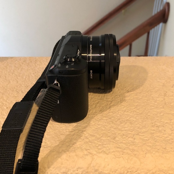 Sony - Alpha a6000 Mirrorless Camera with 16-50mm - Picture 5 of 8